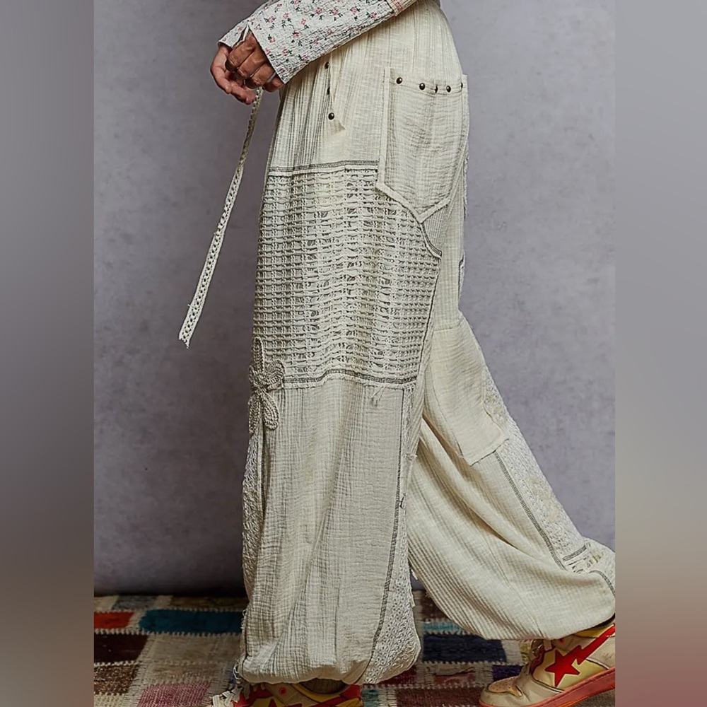 NEW Boutique POL: “The Lillie”Cream Textured Wide-Leg Jogger Pants - Picture 2 of 3